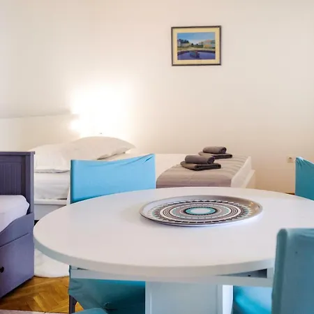 Apartment Korda L&m- Suhi Potok Jesenice (Split-Dalmatia)