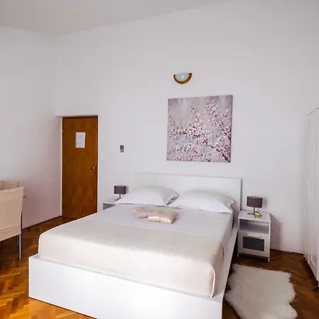 Apartment Korda L&m- Suhi Potok Jesenice (Split-Dalmatia)