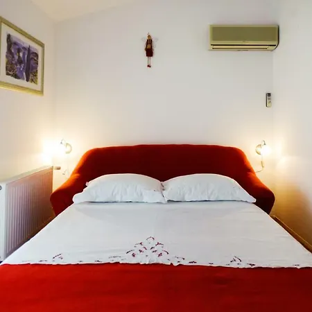 Korda L&m- Suhi Potok Apartment Jesenice (Split-Dalmatia)