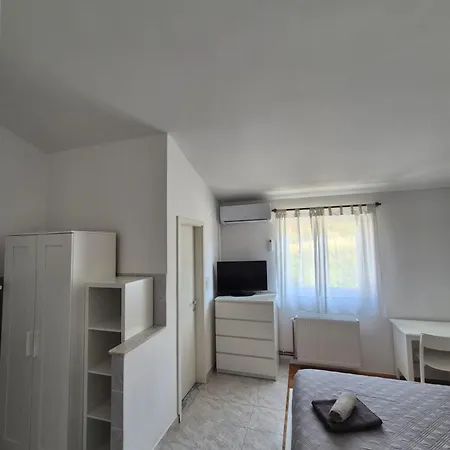 Korda L&m- Suhi Potok Apartment Jesenice (Split-Dalmatia)
