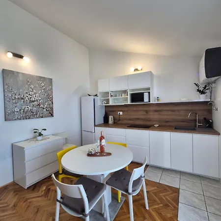 Apartment Korda L&m- Suhi Potok Jesenice (Split-Dalmatia)