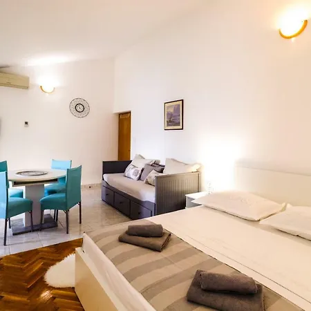 Korda L&m- Suhi Potok Apartment Jesenice (Split-Dalmatia)