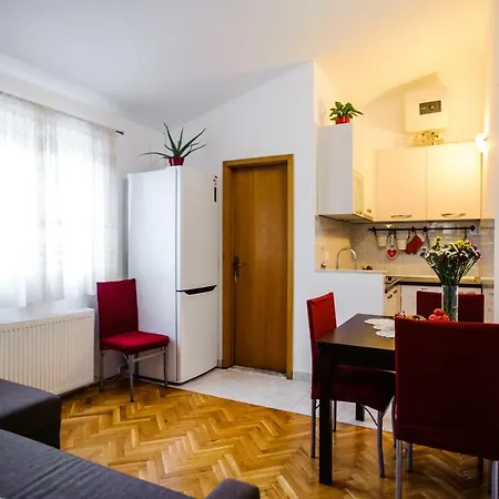 Apartment Korda L&m- Suhi Potok Jesenice (Split-Dalmatia)
