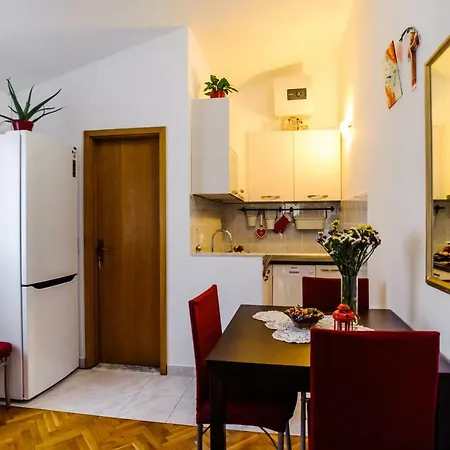 Apartment Korda L&m- Suhi Potok Jesenice (Split-Dalmatia)